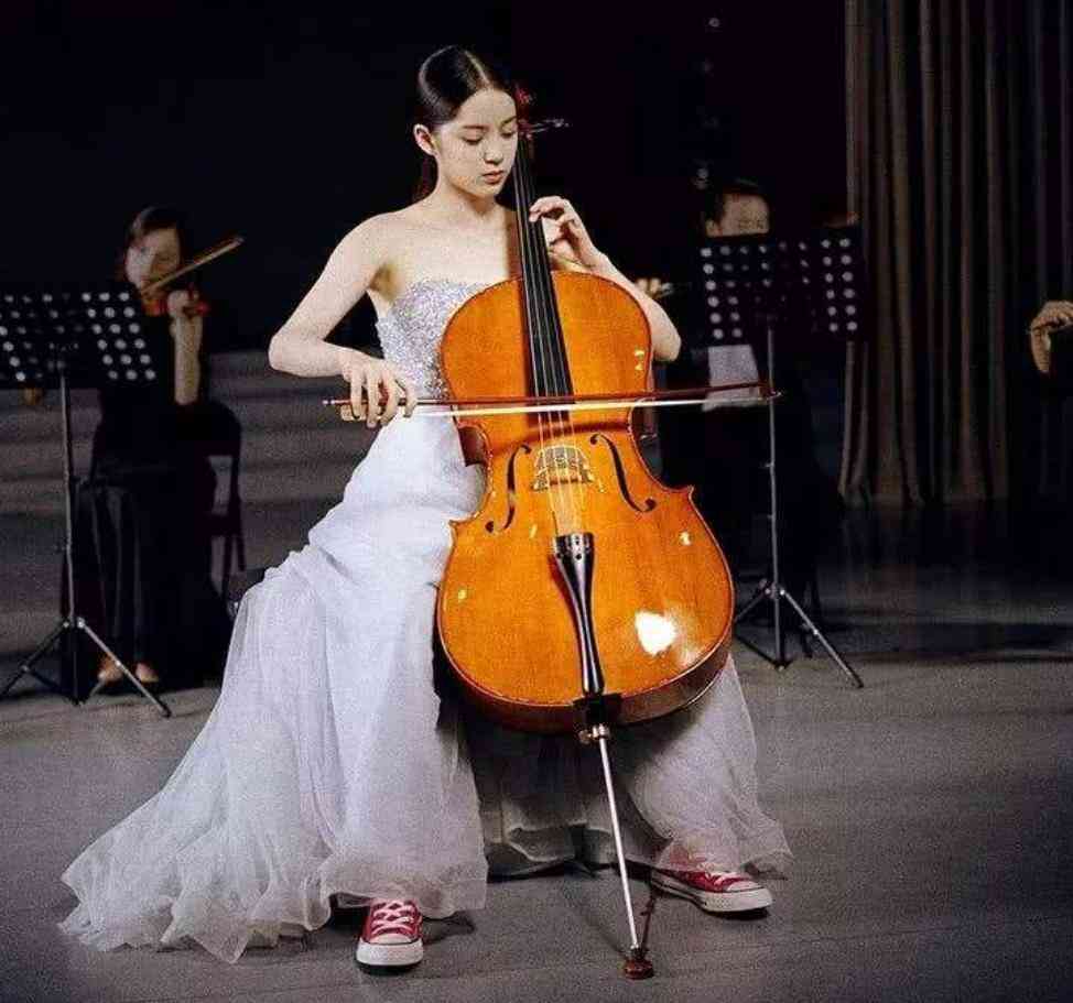 深度解析：朋友圈成瘾现象及其影响与对策