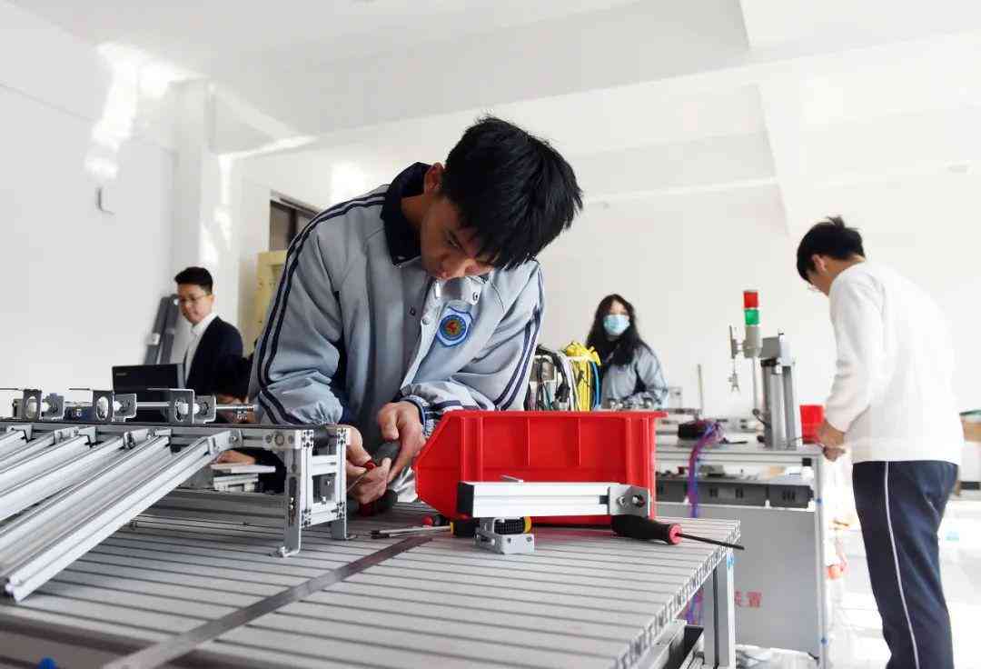 深入解析：核心员工定义、角色、选拔与激励策略全方位解读