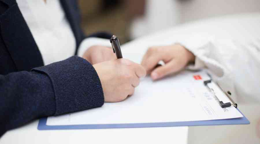 腰椎间盘突出认定工伤：赔偿标准、认定条件、注意事项及伤残鉴定流程