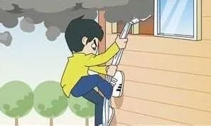 突发楼道火灾，掌握这些逃生技巧至关重要