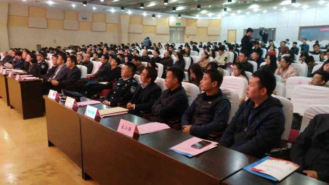 业一年后就业，如何界定应届生身份及对应政策解读