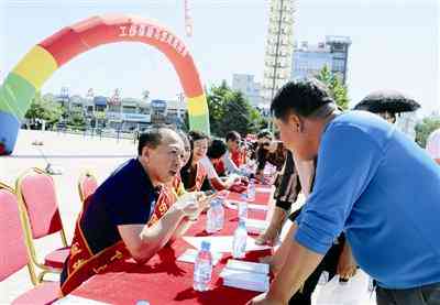 民工不认定工伤怎么赔偿：工伤认定难、工地不赔偿，民工工伤     指南