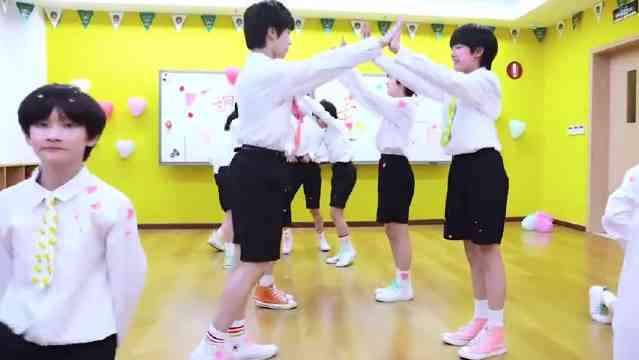 tf家族三代歌曲恋爱吧姐姐：、演唱姐姐恋爱吧及三代完整歌词