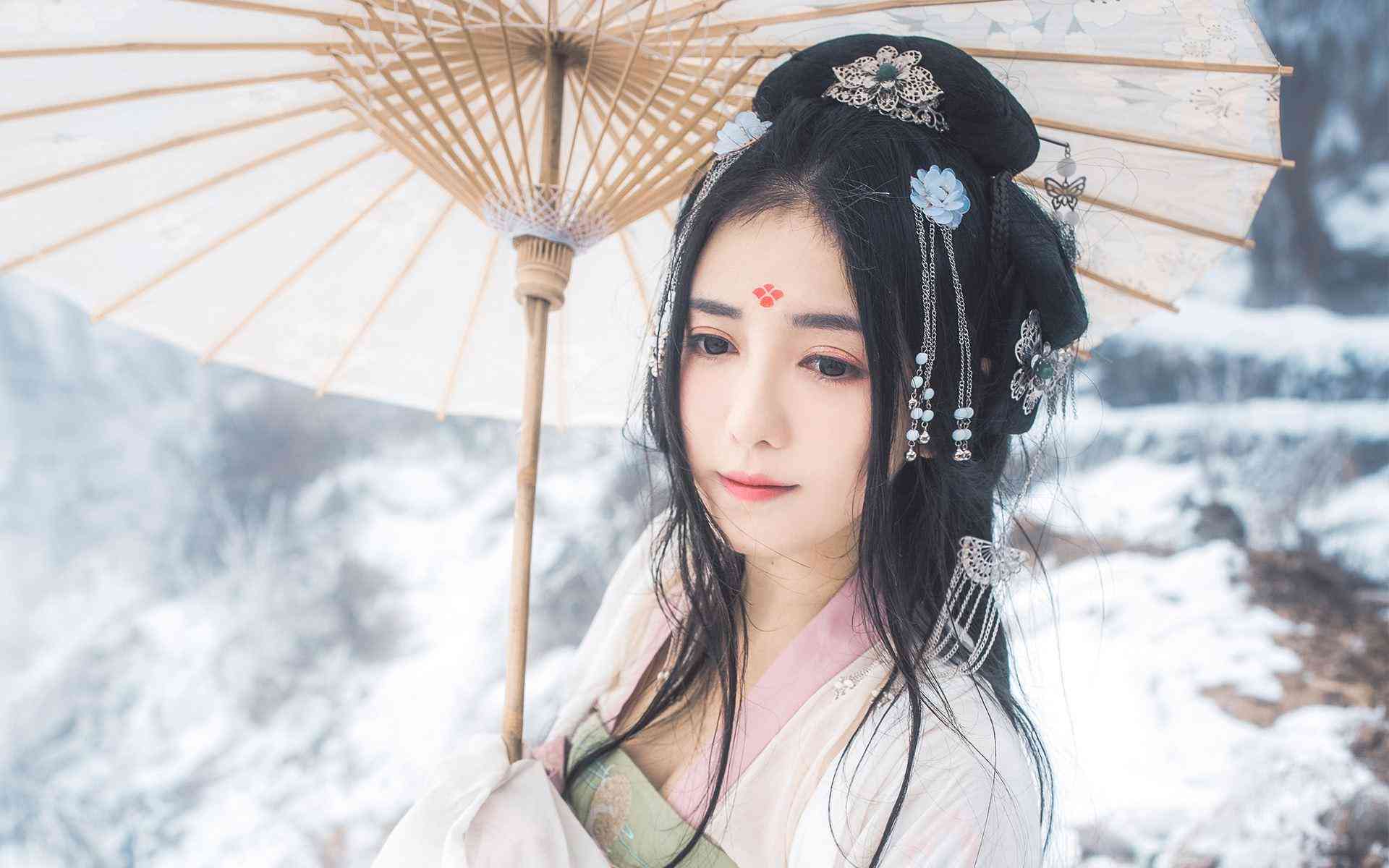 古典韵味佳人妙语连珠：古风美女趣味话题分享
