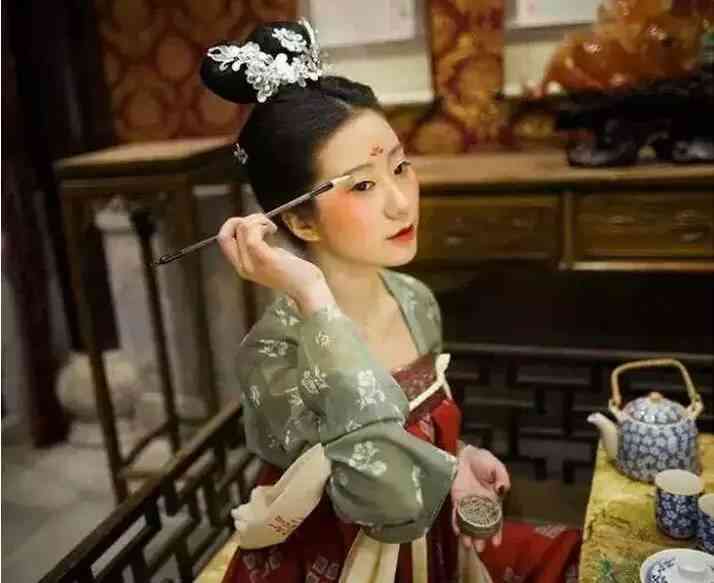 古典美学精华：全方位解析古典美女文案与传统文化内涵