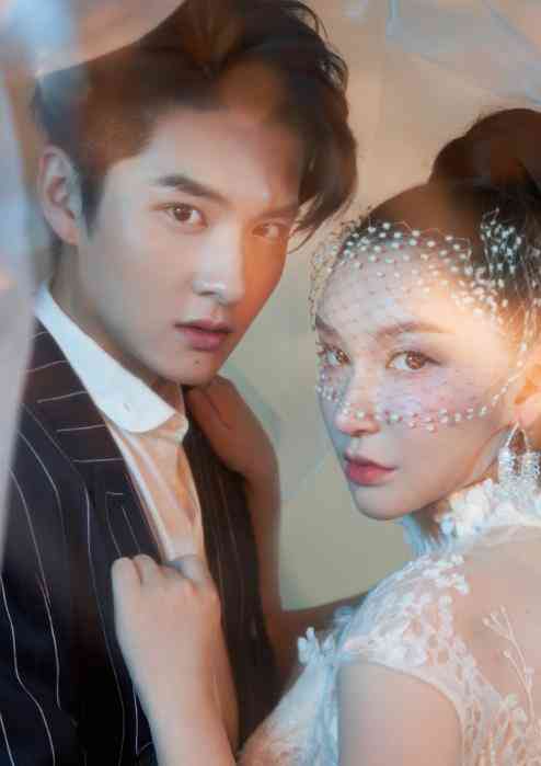母女ai婚纱照文案短句：诠释情感交织，说说母女婚纱照的寓意与美好瞬间