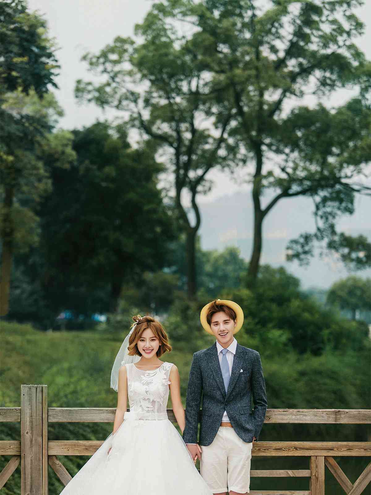 携手时光：母女共筑AI奇幻婚纱摄影故事