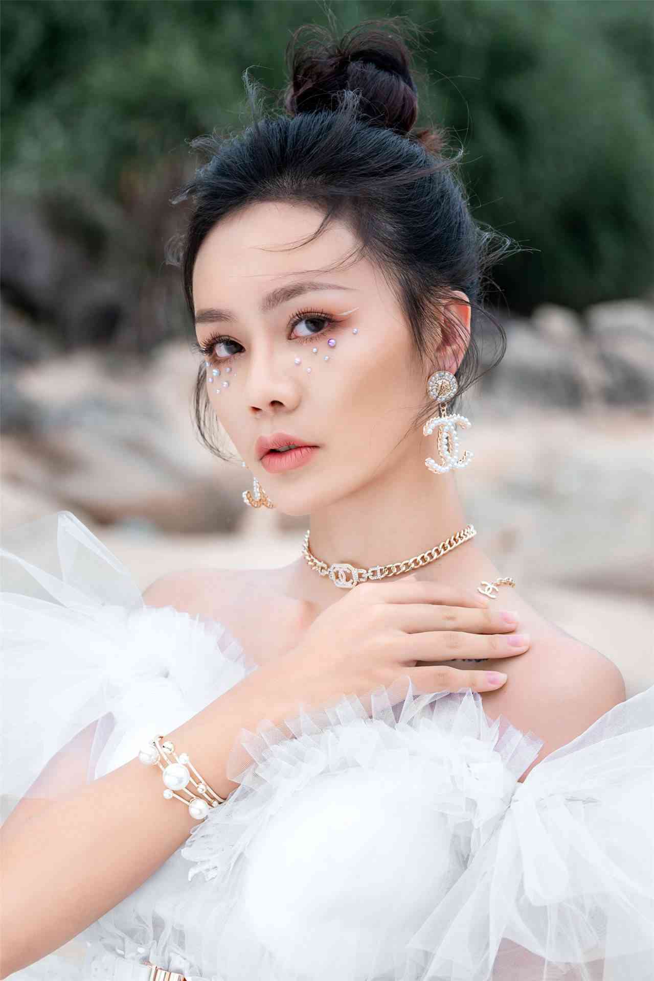 母女拍婚纱照的寓意：传递亲情与福的象征及文案分享