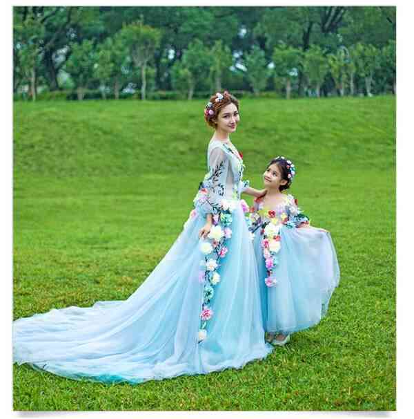 馨时刻：母女共赴婚纱头像的甜蜜定格