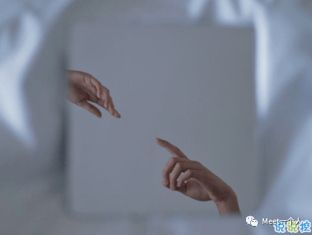 男朋友爱意文案：简短表达爱意句子集锦