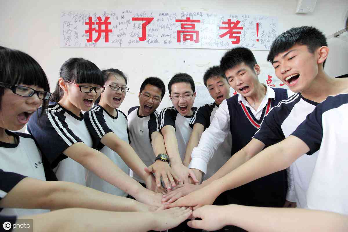 AI科研报告撰写全攻略：涵格式、技巧与常见问题解答