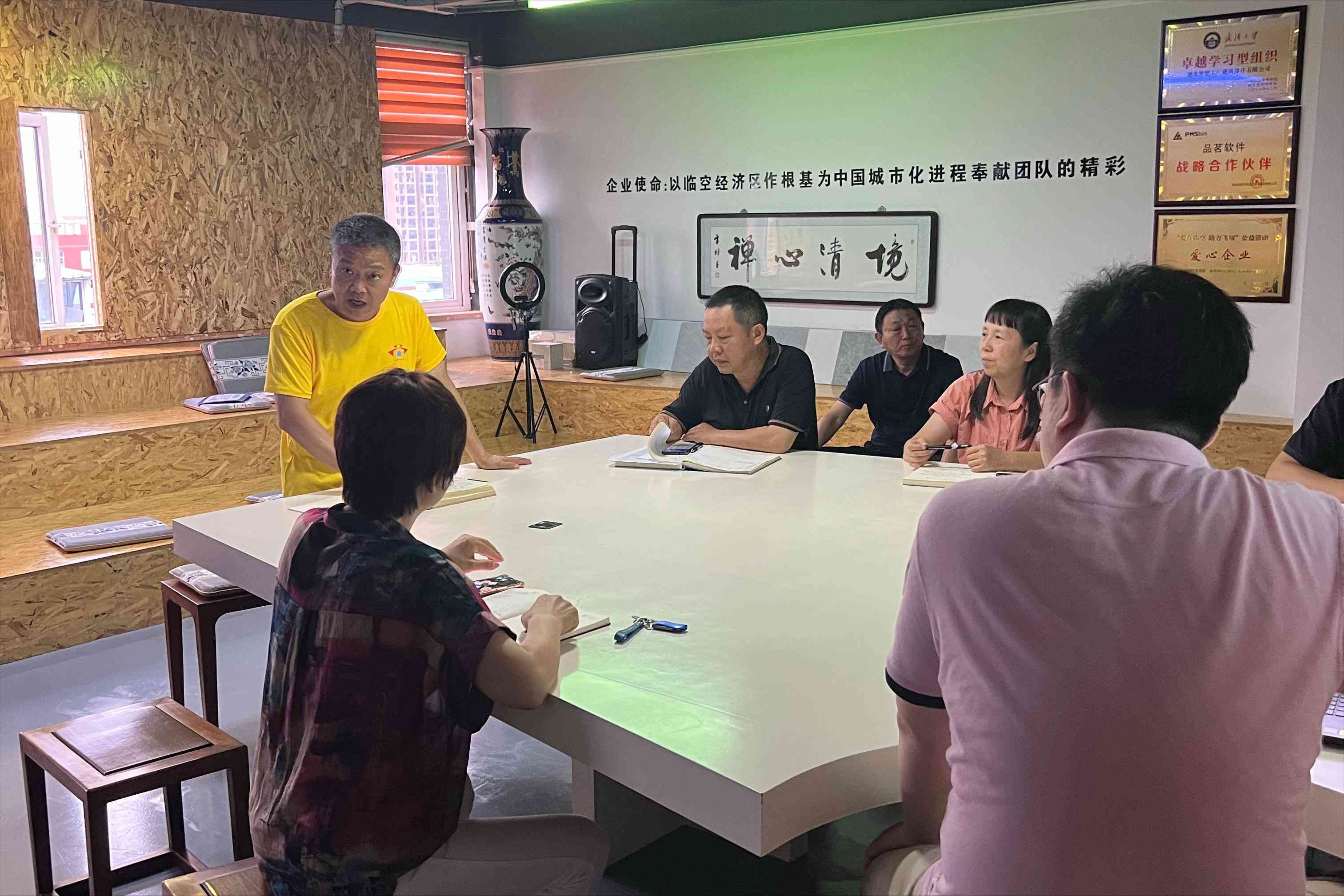 'AI智能文案优化工具推荐：高效在线修改软件一览'