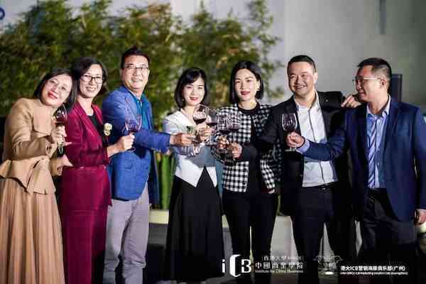 '智能AI赋能：打造独特风格的创作新篇章'