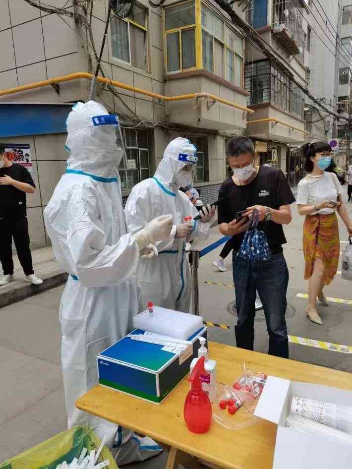 《AI变身大作战：爆笑版搞笑文案集结号》