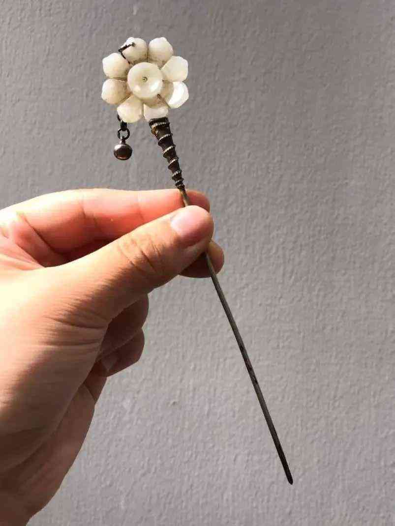 古典与现代：探索簪子文化、挑选与搭配指南及手工制作技巧
