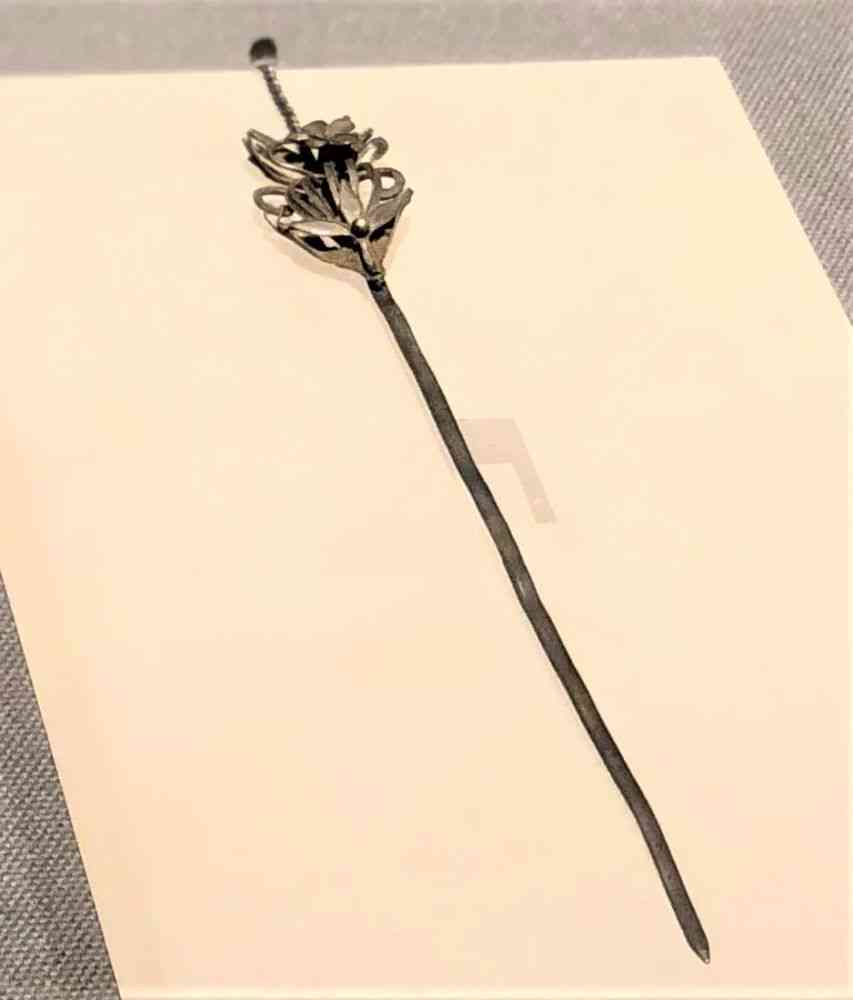 古典与现代：探索簪子文化、挑选与搭配指南及手工制作技巧