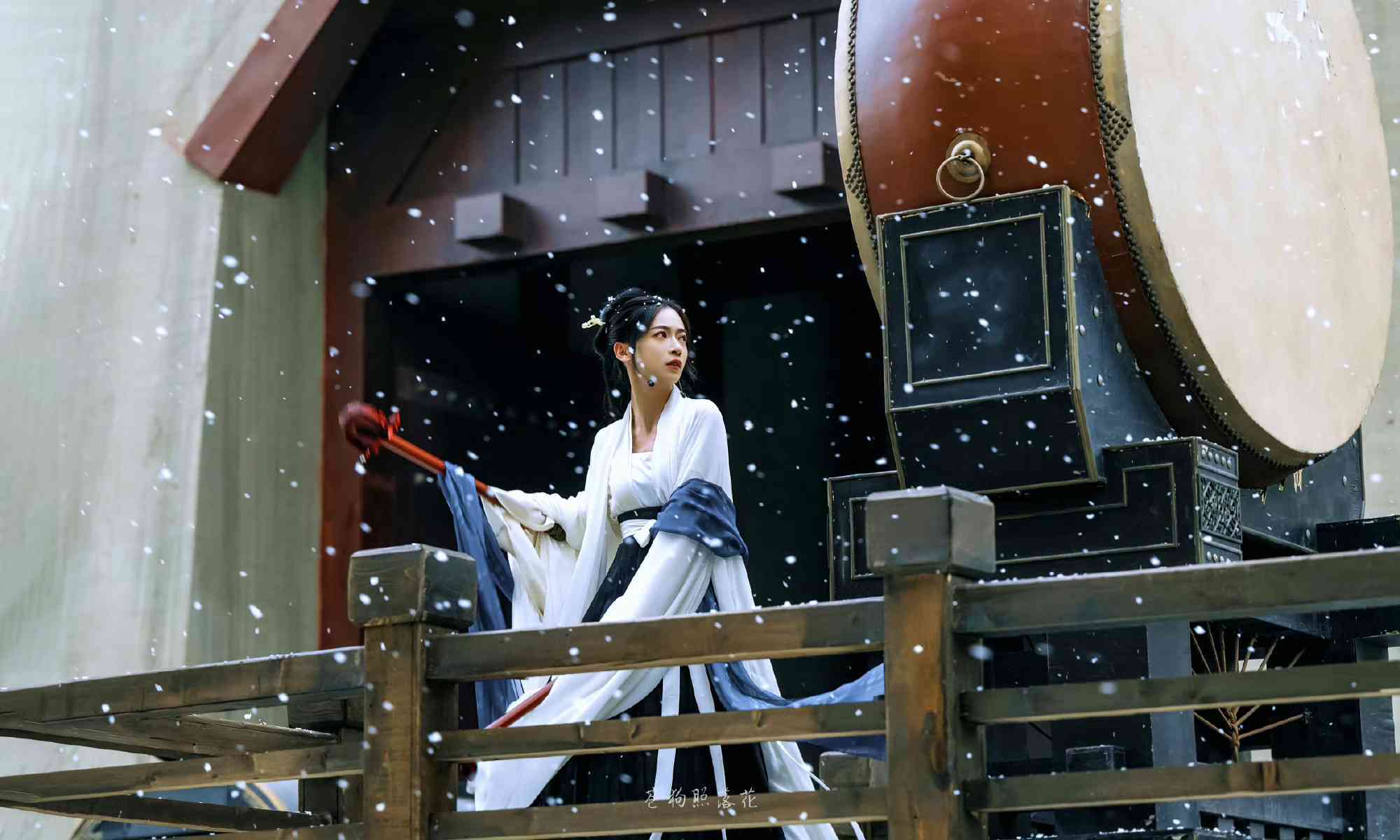 AI创作解析：墨雨云间主题曲《观雪》深度好评及140字精彩点评汇总