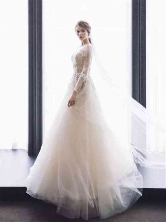 全面解析：婚纱选购指南与最新流行趋势，解答您所有婚纱疑问