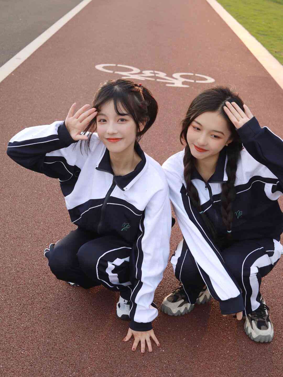 闺蜜拍照指南：打造完美闺蜜合影，捕捉馨时光瞬间