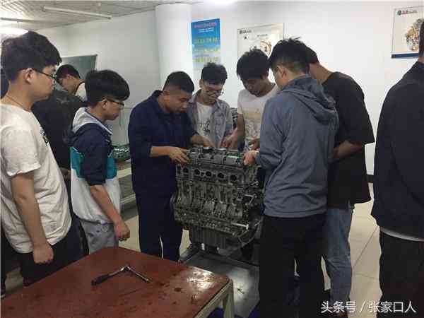 智能助手AI：一键生成专业课程报告攻略