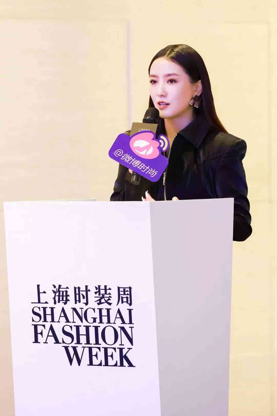 AI文案设计推荐女生：时潮流搭配指南与美妆技巧精选