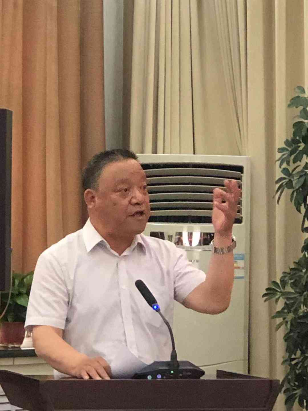 全新体验！光忆AI文案内测版：一键解决多场景写作需求与优化搜索问题