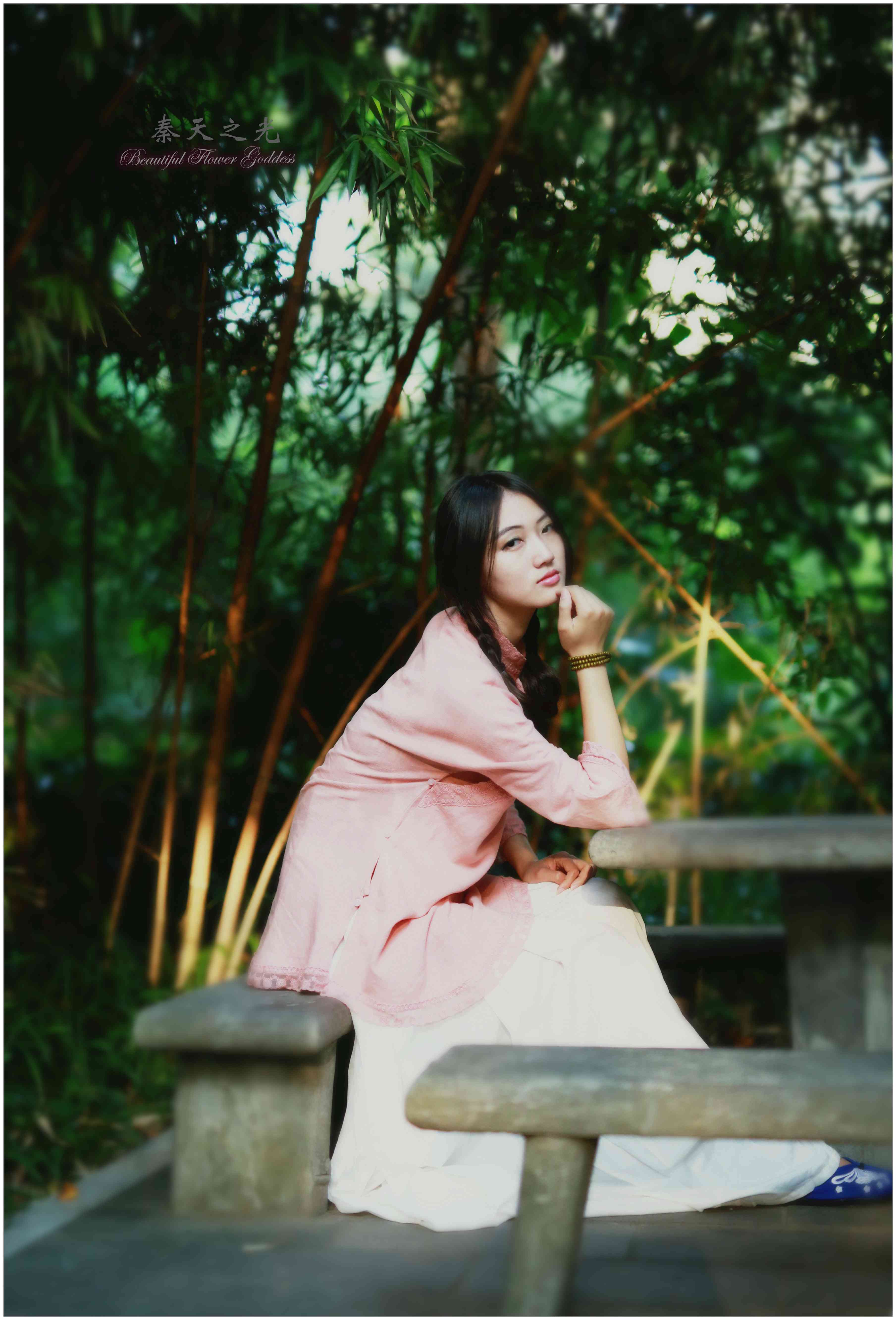 甜美佳人 细语低吟的美女交谈时刻