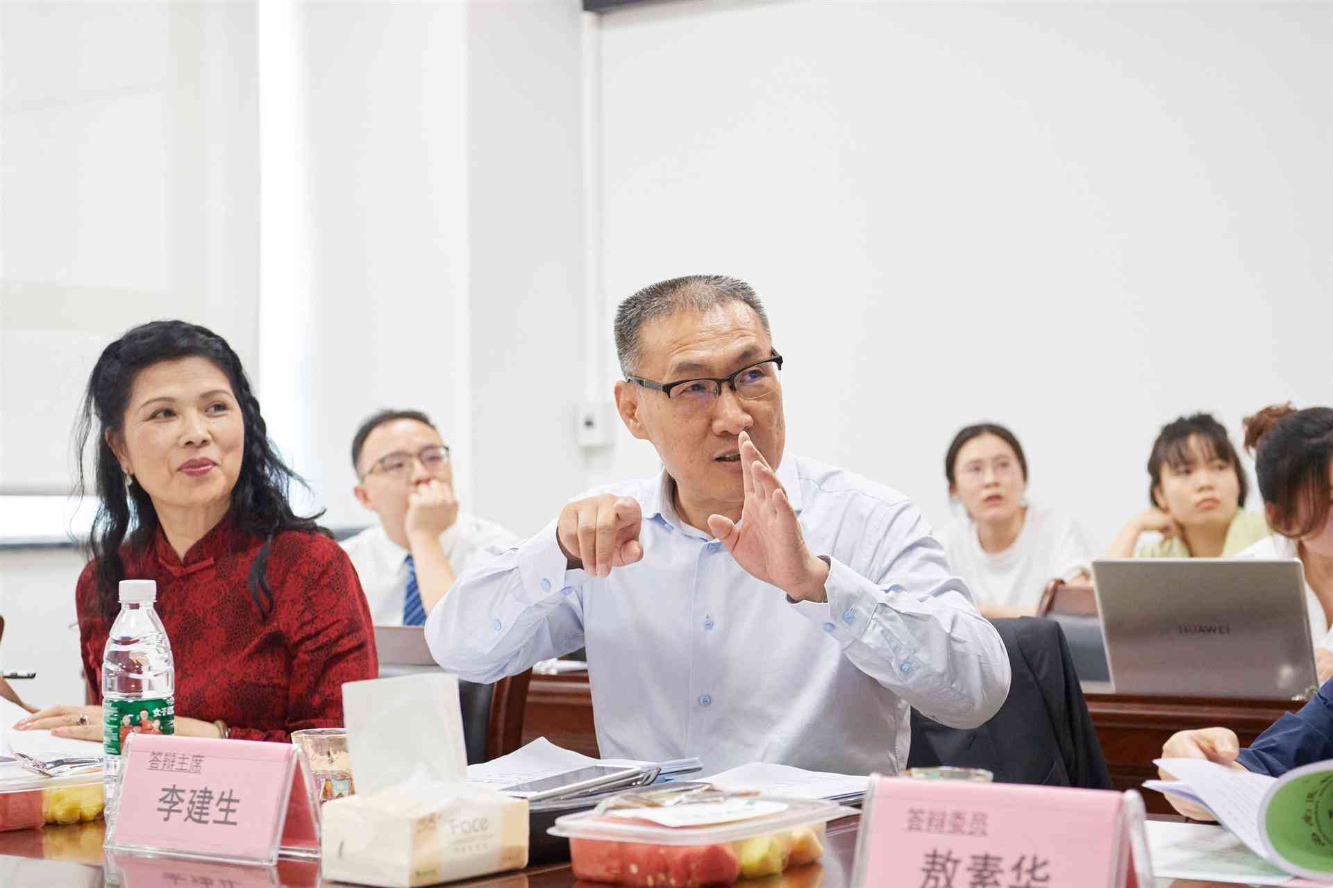 答辩论文写作全攻略：从构思到完美呈现的完整指导流程
