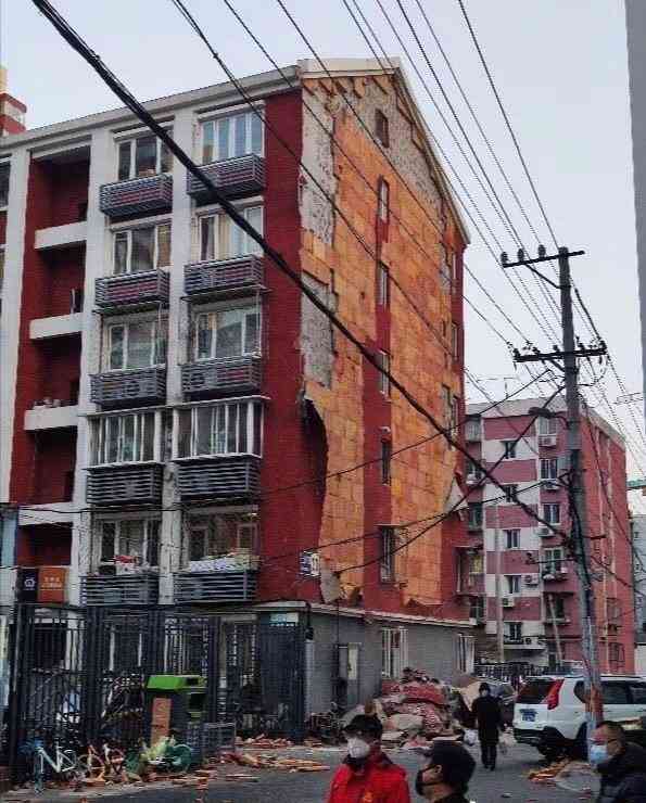 牙齿脱落标准解析：几颗牙齿掉落构成十级伤残及伤残等级判定指南