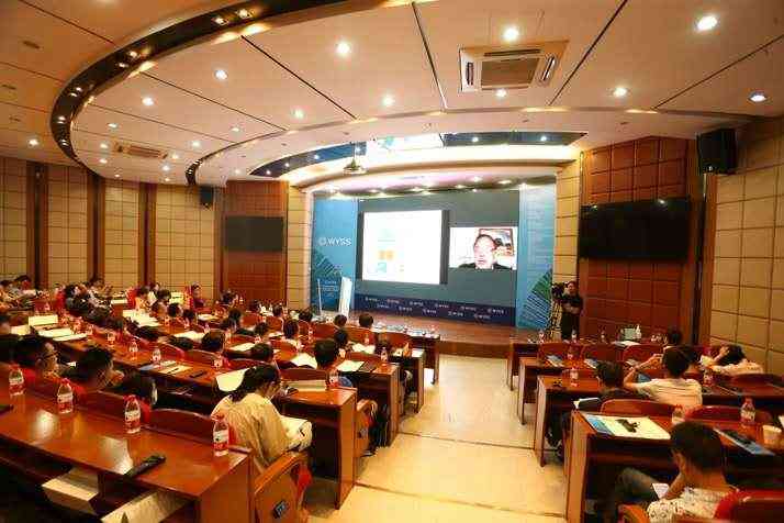 人工智能领域权威专家：深入解析前沿技术与应用