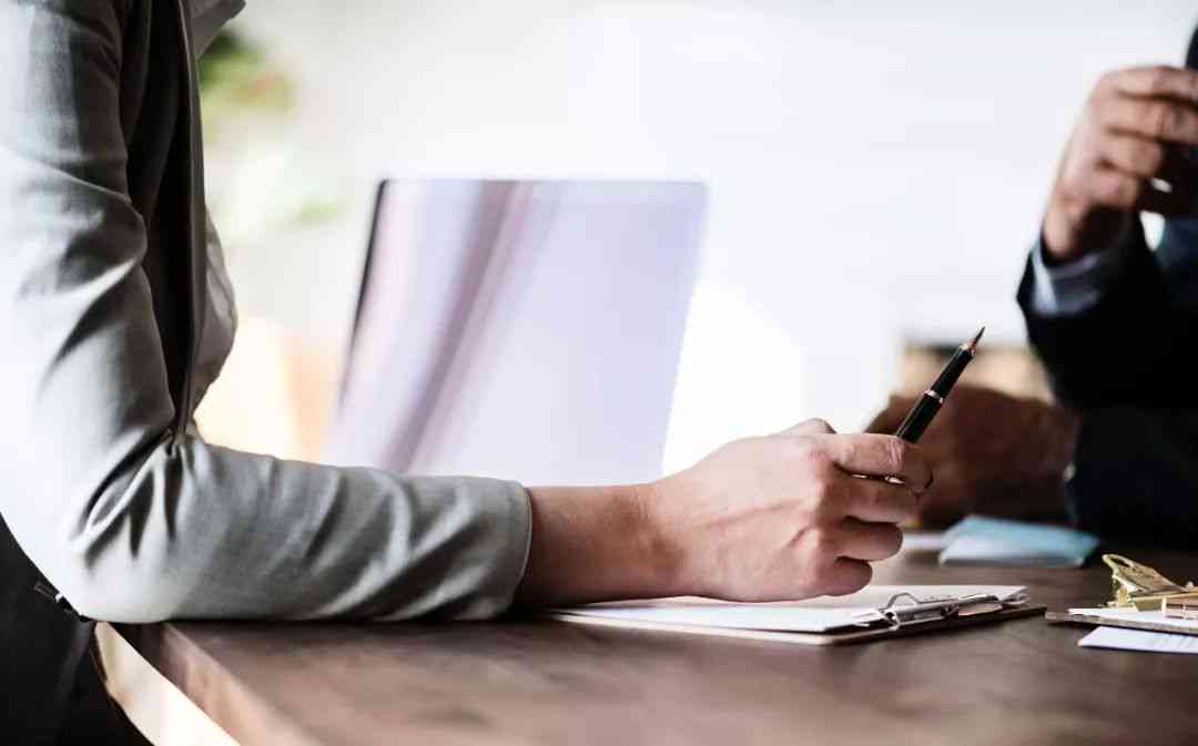 用人单位不认为工伤的由谁承担：举证、责任、赔偿及赔偿责任