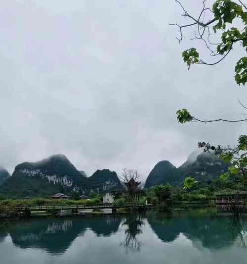 精选山水美景文案短句集锦：涵自然风光与旅行感悟