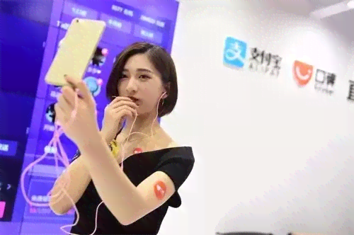 AI合成主播与传统真人主播：竞争、合作与行业影响深度分析