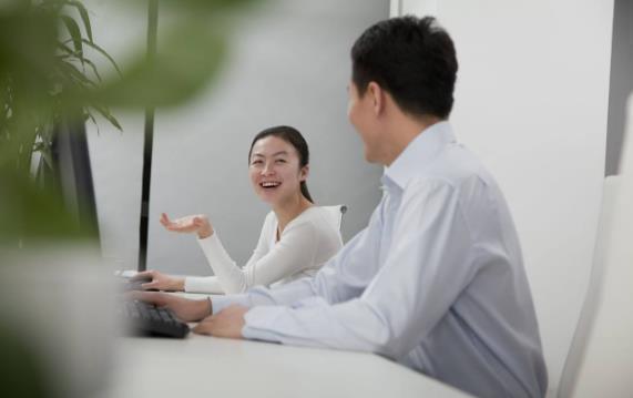 关于车的爱情文案：融合情感语录、浪漫情话与爱情子