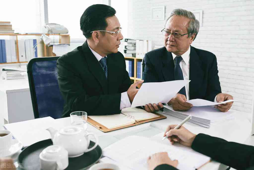 工伤认定可以找律师吗：委托律师费用及必要性解析
