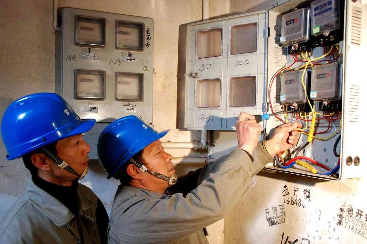 电工职业安全与健：预防伤害与事故的全面指南