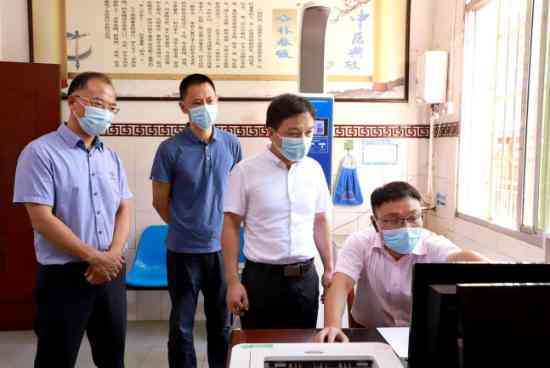 '智能AI调研报告一键免费生成工具'