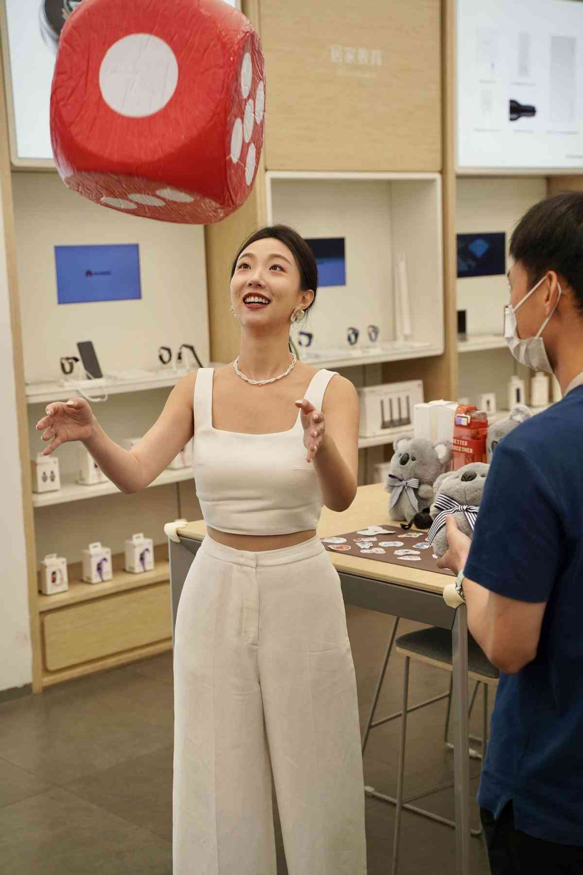 '智能优化：大众点评AI文案高效生成工具'