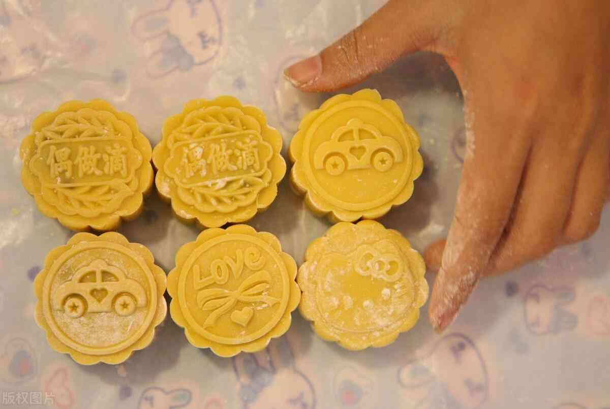 ai爆款文案软件哪个好用：比较不同版本优劣与特点