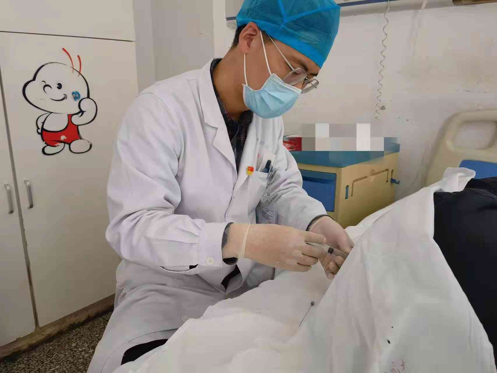 神经受损怎样认定工伤赔偿标准：工伤级别及最新鉴定标准与赔偿数额