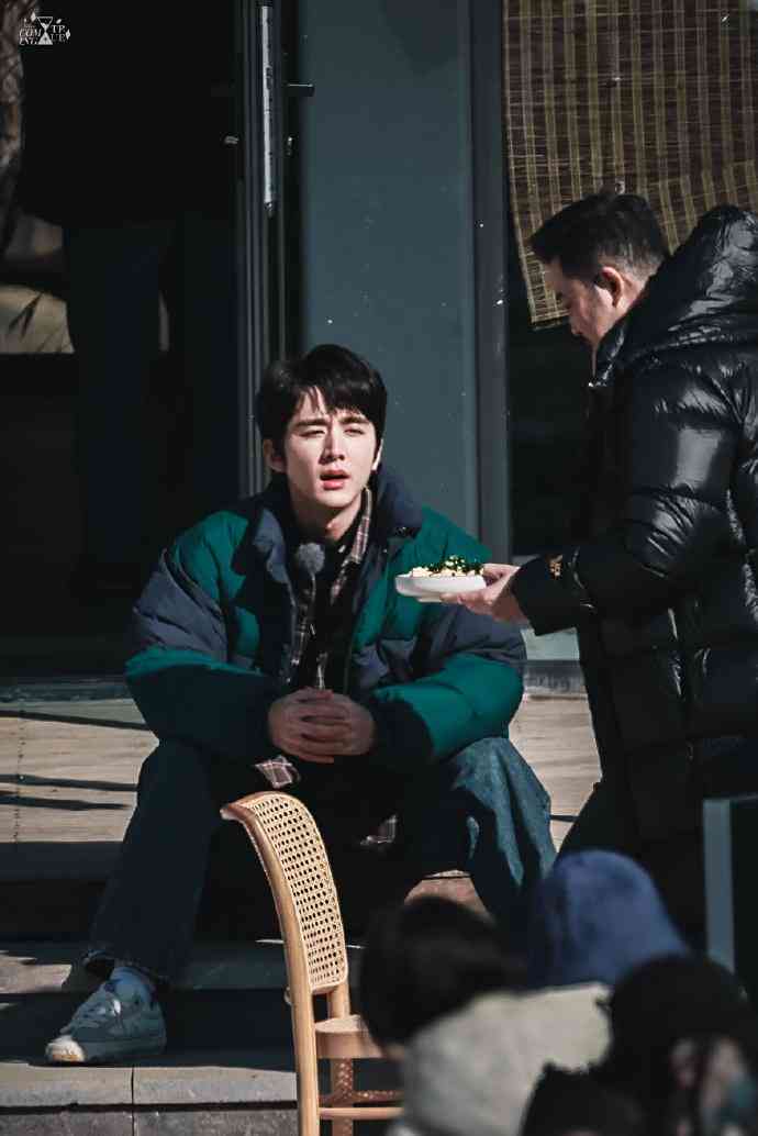 抖音热门文案创作指南：打造个性化爱豆风格，全方位提升内容吸引力