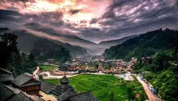贵州少数民族村寨风情与传说：探寻神秘古村落的文化遗产