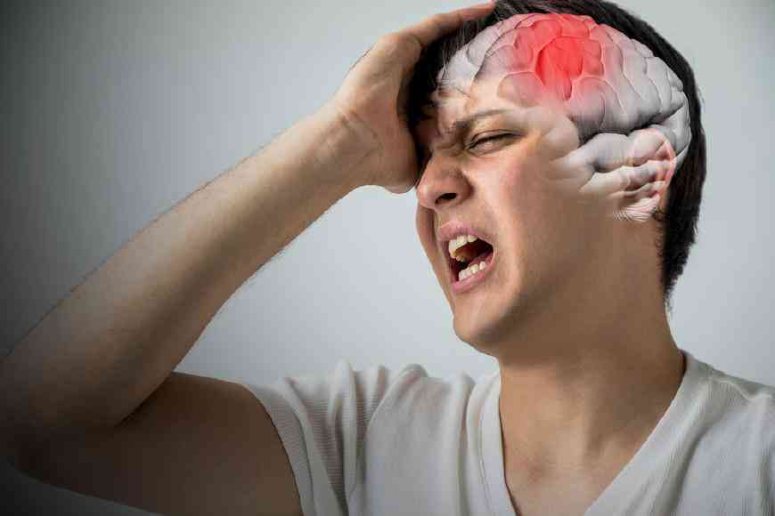 面对老公脑血栓，法律角度能否申请离婚？