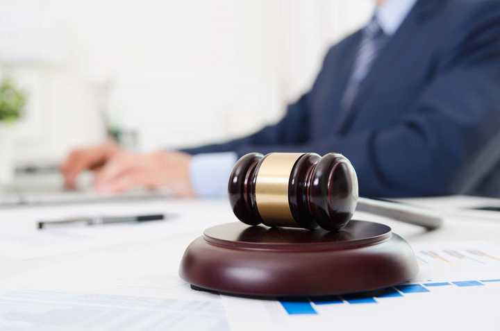 劳动仲裁：股东能不能申请仲裁及赔偿？