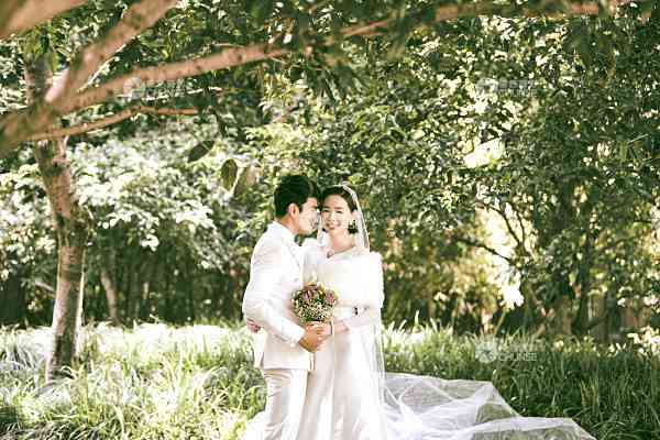 浪漫定格：新婚夫妇专属婚纱写真拍摄指南