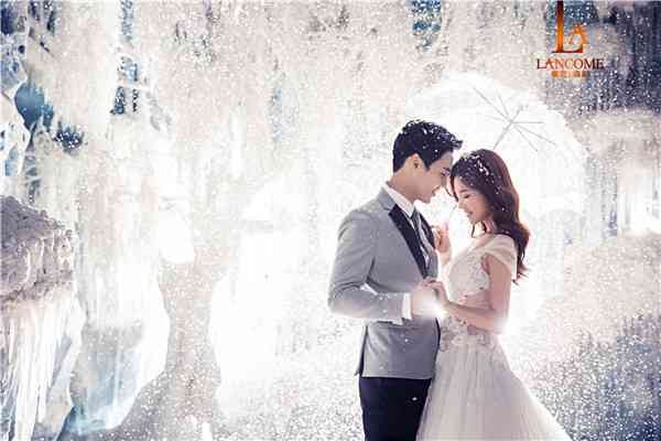 浪漫定格：新婚夫妇专属婚纱写真拍摄指南
