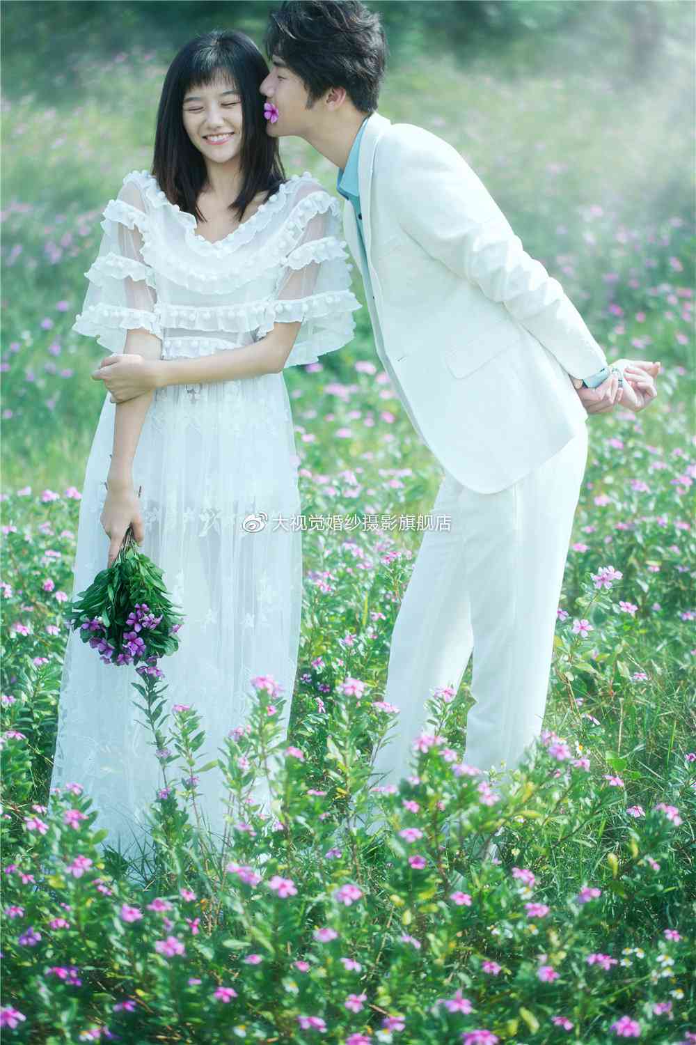 浪漫定格：新婚夫妇专属婚纱写真拍摄指南