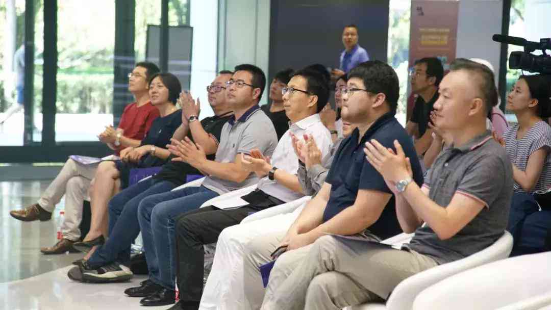 智能时代下的交互革新：AI交互研究报告与分析范文