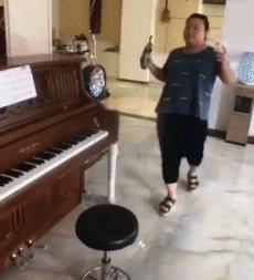 被同事打伤认定工伤吗