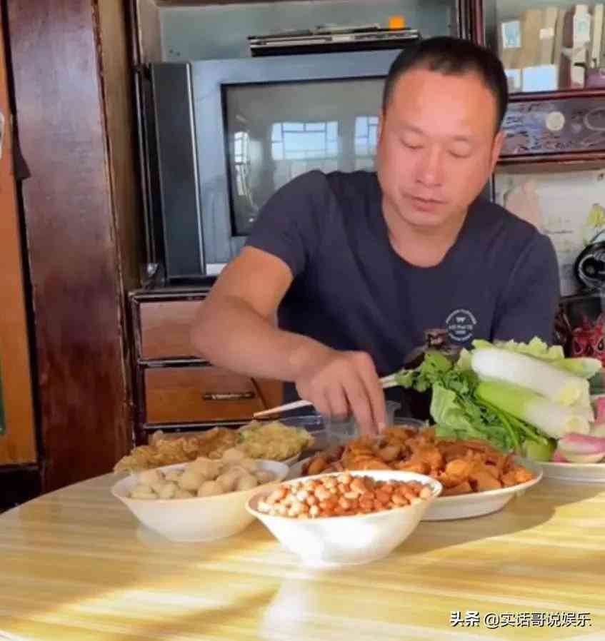 坤哥卖酸菜ai文案